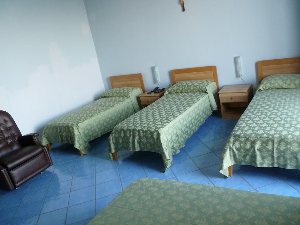 安卡尔索伦托 - 卡萨达克高丽萨酒店 卡斯特拉玛雷帝斯达比亚 客房 照片